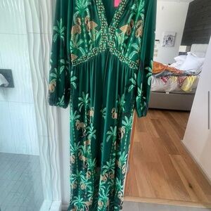 Elegant Green Maxi Dress with Gold Accents